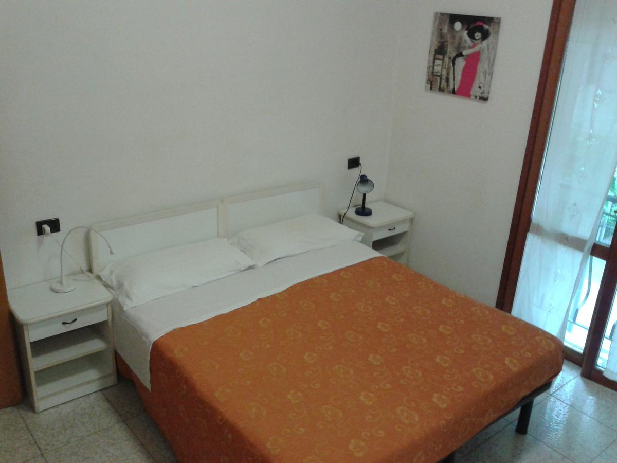 Residence Monaco Appartamenti 리미니 객실 사진